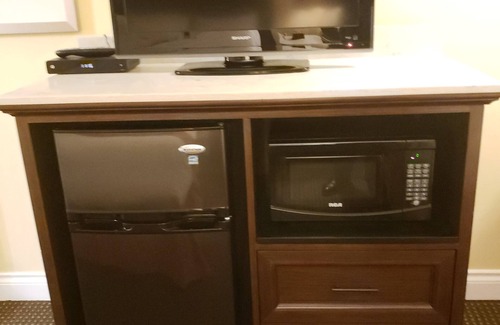 Burnside Hotel | Arbutus Inn