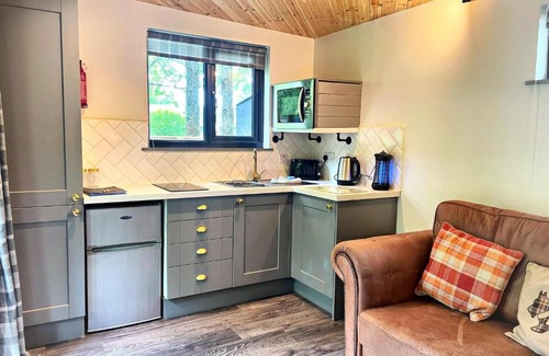 Warminster Apartment | Arc Pod-HotTub-HuntersMoon-Warminster-Bath