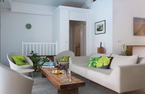 Bas du Fort Villa | Architect villa with swimming pool facing the lagoon