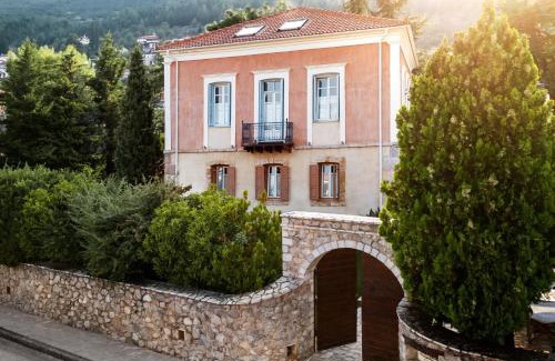 Amfiklia House | Archontiko Parnassus Dadi