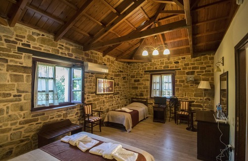 Kambos Hotel | Archontiko Riziko