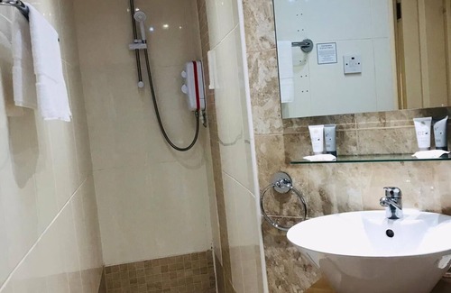 Marston Green House | Arden House NEC Birmingham & Airport