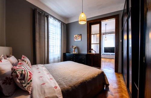 Old Town Apartment | Arena View Premium Apartment