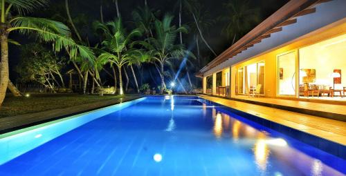 Kahandamodara House | Arhimser Villa-superb 4 bedroom beachfront BB for 8 in Ranna, Tangalle, pool, 7 night stays free pick up, serviced, taxes included