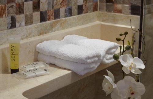 Cali Hotel | ARI Hotel