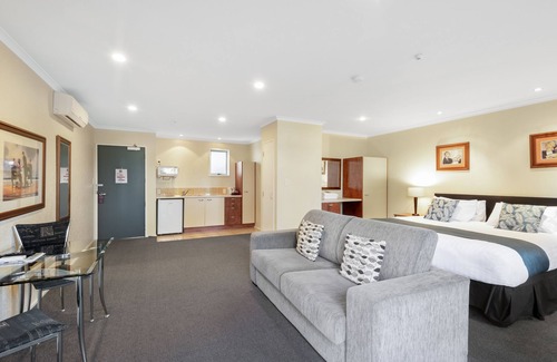 Wairau Valley Hotel | Aristotles North Shore