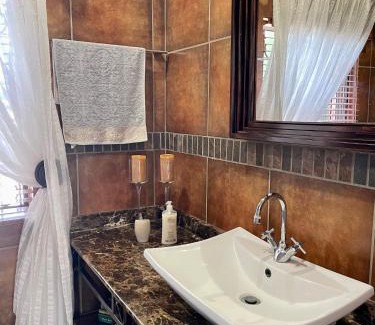 Potchefstroom House | ARK Guesthouse