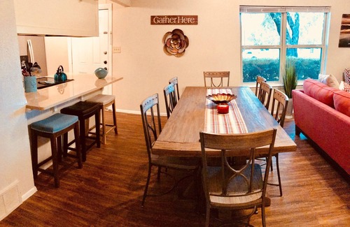 Central Arlington House | Arlington Gem min from AT&T, Rangers, Texas Live!