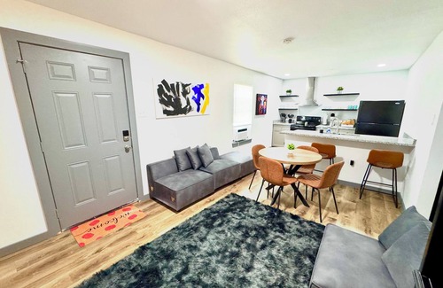 South Arlington House | Arlington Retreat 8 min Walk to AT&T Stadium, Global Life Field