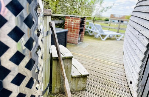 Brightlingsea House | Armadilla 2 at Lee Wick Farm Cottages & Glamping