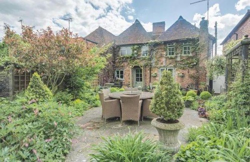 Bridge House | Arms Cottage