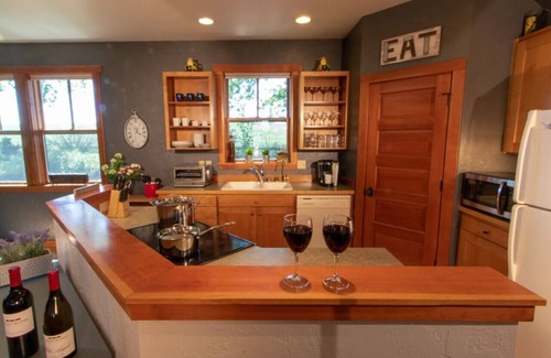 Walla Walla House | Armstrong Vineyard Cottage
