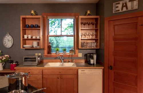 Walla Walla House | Armstrong Vineyard Cottage