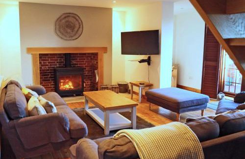 New Forest District House | Arniss Farmhouse