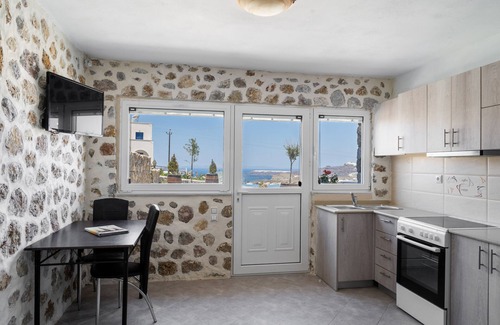 Pyrgos House | Aroma Cavas