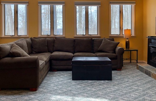 Pocono Lake Cottage | Arrowhead Lake Poconos Cottage, steps from beach & private great room suite