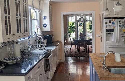 Trestle Glen House | Art Deco Dream Cottage in the Heart of Oakland