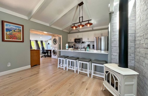 Bodega Bay House | Art Gallery - A quaint upstairs apartment in the town of Bodega Bay.