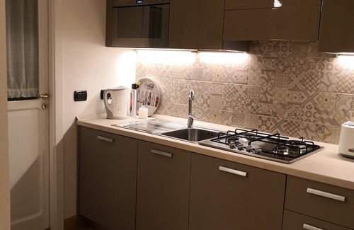 Montecalvario House | Art, history and tradition. Two rooms with Wi-Fi in the heart of Naples