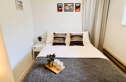 Burnaby House | ART House Burnaby Two Bedrooms Suite