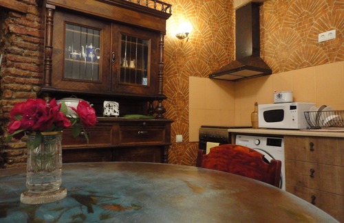 mtatsminda Apartment | Art House Petunia-The place where you feel real taste of old Tbilisi style!
