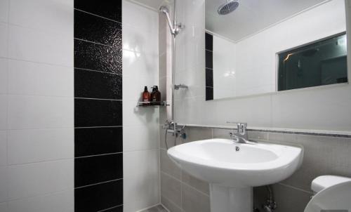 Jung-gu Hotel | Art motel