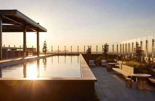Box Hill Hotel | Art Series - The Chen