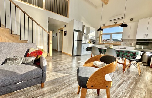 Bonavista House | ArtBonavista Oceanfront Retreat.