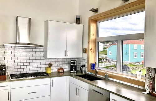 Bonavista House | ArtBonavista Oceanfront Retreat.