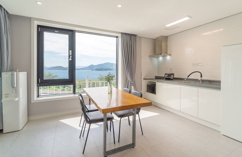 Sacheon Apartment | Arte Resort Spa & Pool Villa