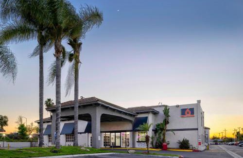 Artesia Hotel | Artesia, CA