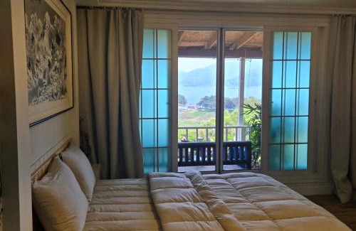 Namhae House | Artist and Flower Pension