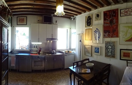 Dorsoduro Apartment | Artist House, silence among gardens, out of the tourist madness, near to all