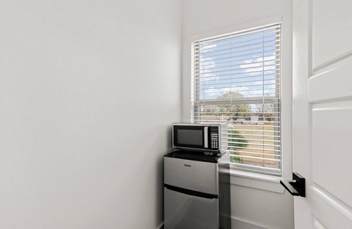 Bentonville Condo | Artistic 1BR Near Crystal Bridges & Trails