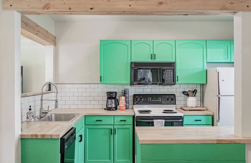 Pocatello House | Artistic haven near ISU | Eclectic vibes