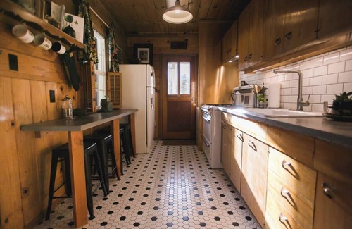 Big Bear Lake Cabin | Artistic Mid-Century Cabin w/Hot Tub & Fire Pit