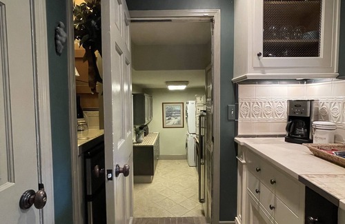 Mount Pleasant House | Artistic Retreat Home - The Perfect Spot in Mt. Pleasant