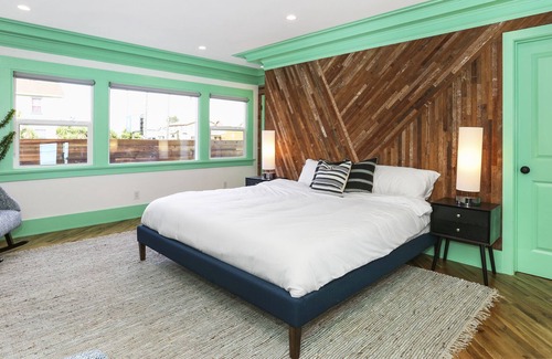 Park Mesa Heights Apartment | Artistic retro styled apartment central to Los Angeles