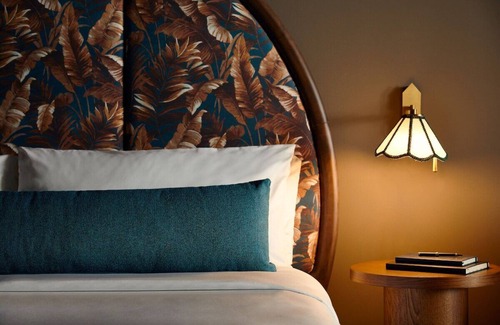 Coconut Grove Hotel | Artistic Room with Ensuite Coffee Maker | Relaxing Rooftop Pool Access