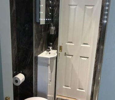 Harrogate House | Artists’ Cottages