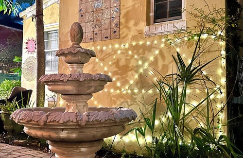 Old Northwood Historic District House | Artist’s Garden Studio with Hot tubn