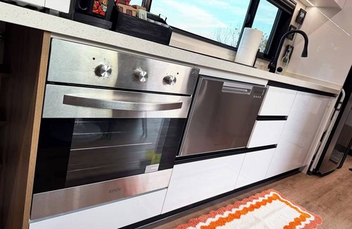 Central Escondido House | ArtNest: Full Kitchen & bath, Dishwasher, W/D, Firepit, Private, Parking, Safe