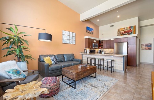 West Sedona Apartment | Artsy Loft. Big Views. Next to Starbucks, Organic Pizza & Groceries.