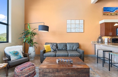 West Sedona Apartment | Artsy Loft. Big Views. Next to Starbucks, Organic Pizza & Groceries.