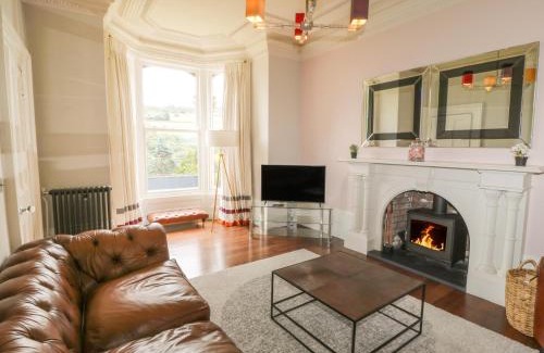 Holmbridge House | Ash Villa