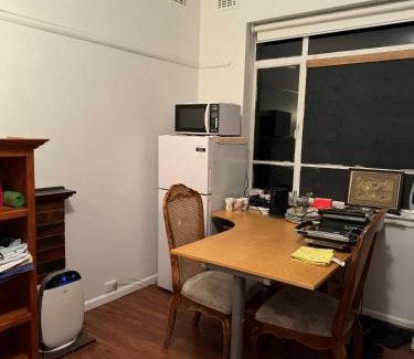 Ashburton House | Ashburton big Room with shared bathroom 1