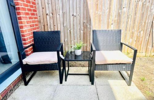 Willesborough House | Ashford Retreat - Luxury Home with Double Parking