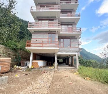 Old Manali Hotel | Ashish Bazard