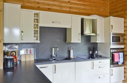 Glenfarg House | Ashknowe Log Cabin - S4590