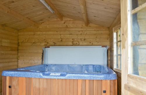 Glenfarg House | Ashknowe Log Cabin - S4590